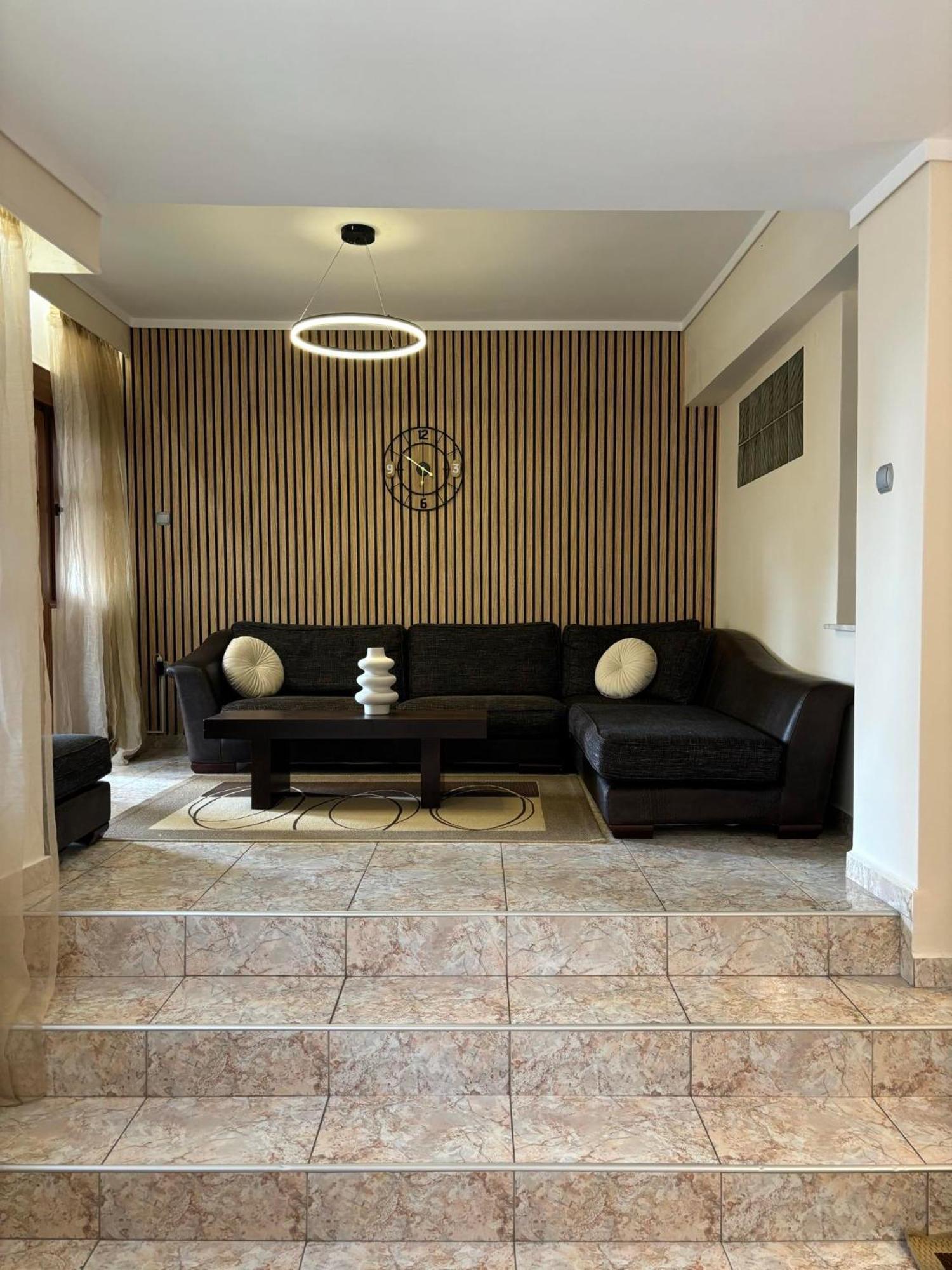 Apartment Ano Poli Modern